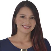 Profesora de contabilidad con especialidad en asesorías financieras y planeación tributaria